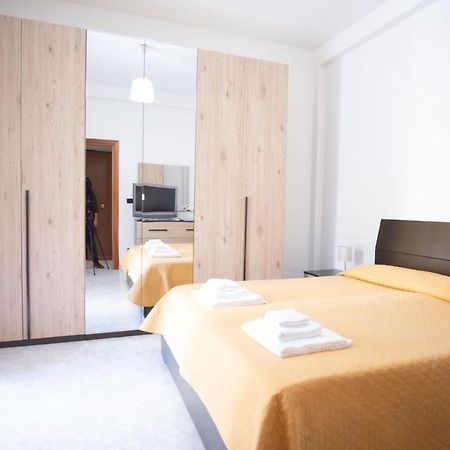 Cozy Apartments De Gasperi Bari Exterior photo